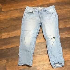 Universal Thread Light Blue Straight Leg Jeans
